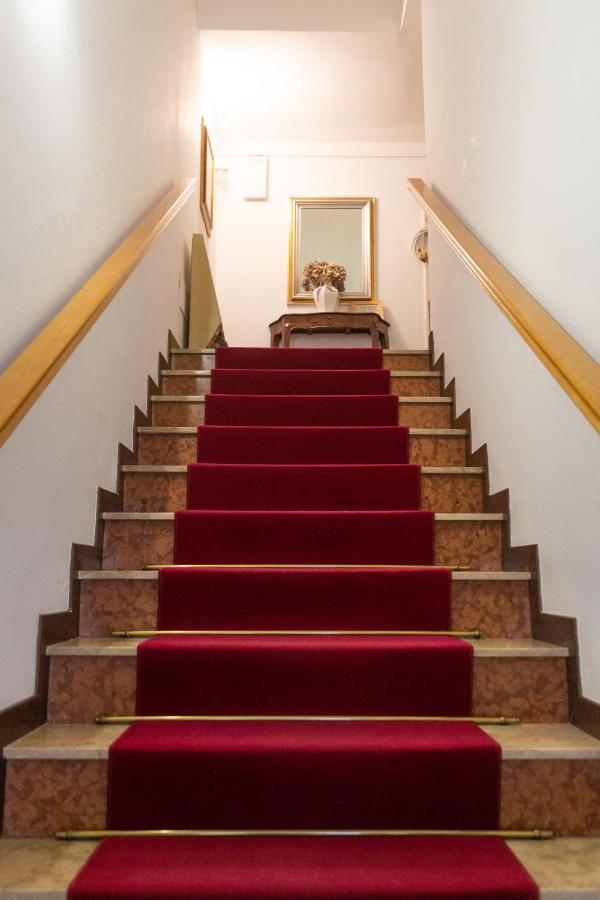 Albergo Ristorante Leon D'Oro Este Luaran gambar