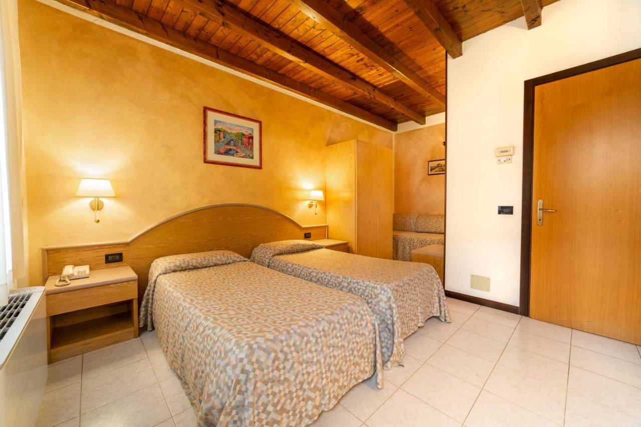 Albergo Ristorante Leon D'Oro Este Luaran gambar