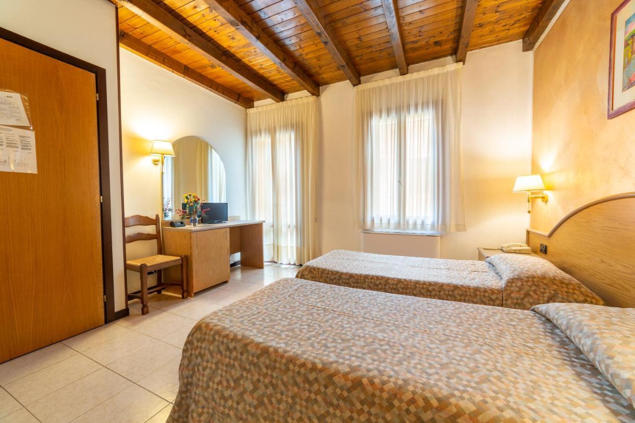 Albergo Ristorante Leon D'Oro Este Luaran gambar